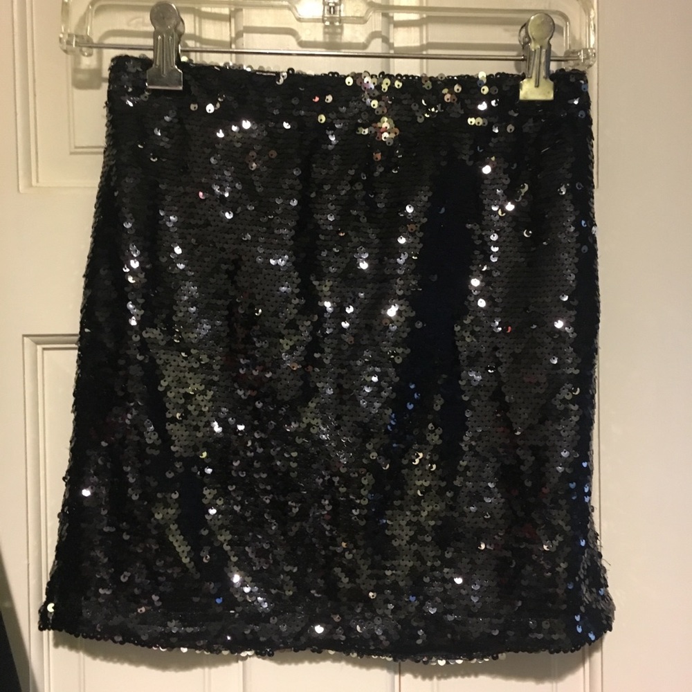 NWOT Hot and Delicious Two Tone Sequin Mini Skirt